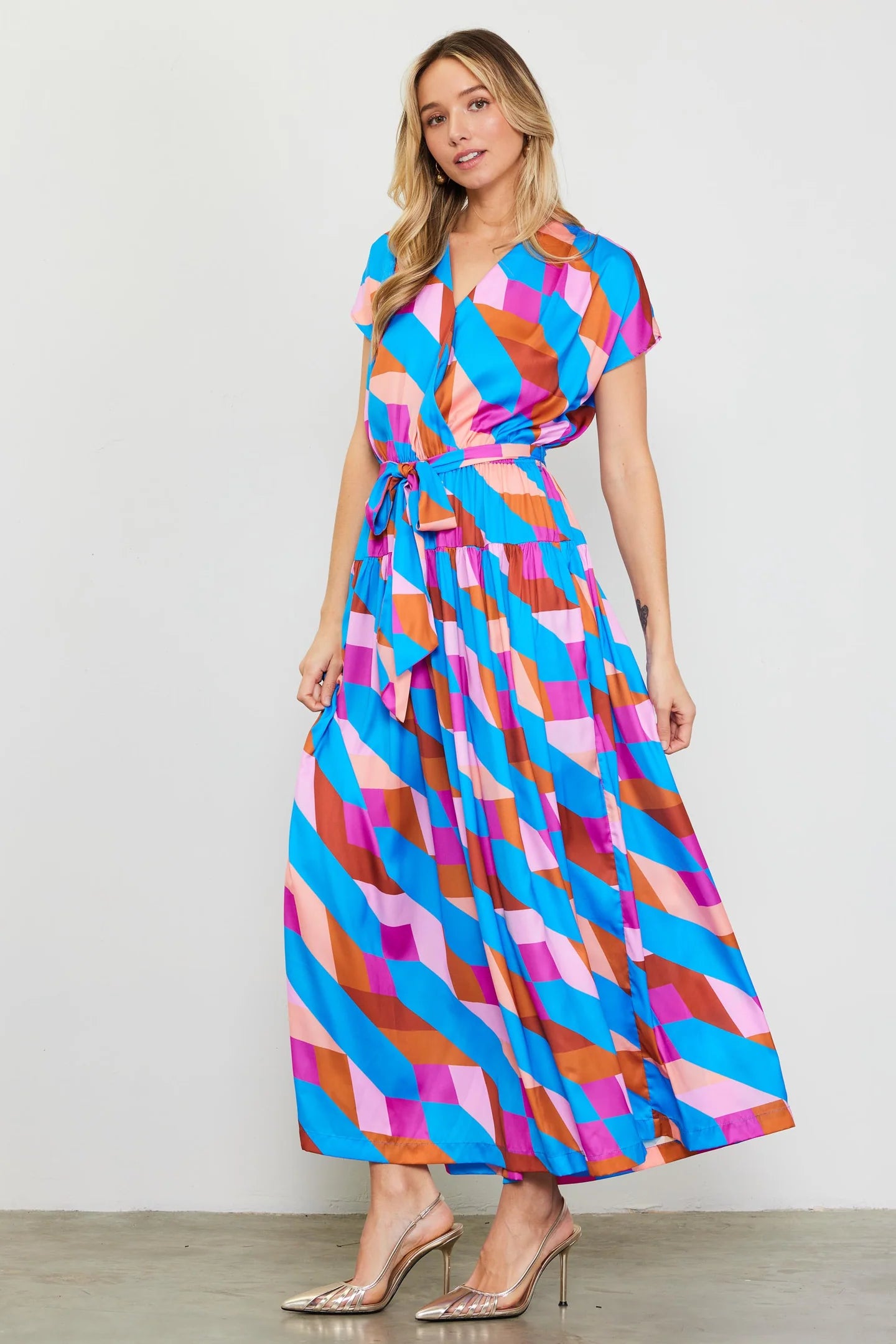 geometric maxi dress – poshboutiquecanton Dress Color:Dark Shadow 034689907428 Featuring a classic collared Sakuhu Holiday Dress Sequin